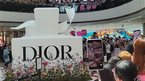 2021 0910 Miss Dior X Anson Lo ~ Waving to say Good Bye